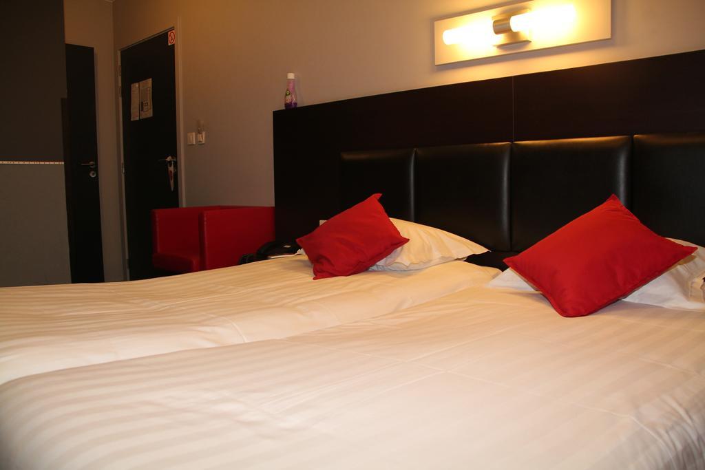 Hotel La Louve ลา ลูเวียร์เร ภายนอก รูปภาพ