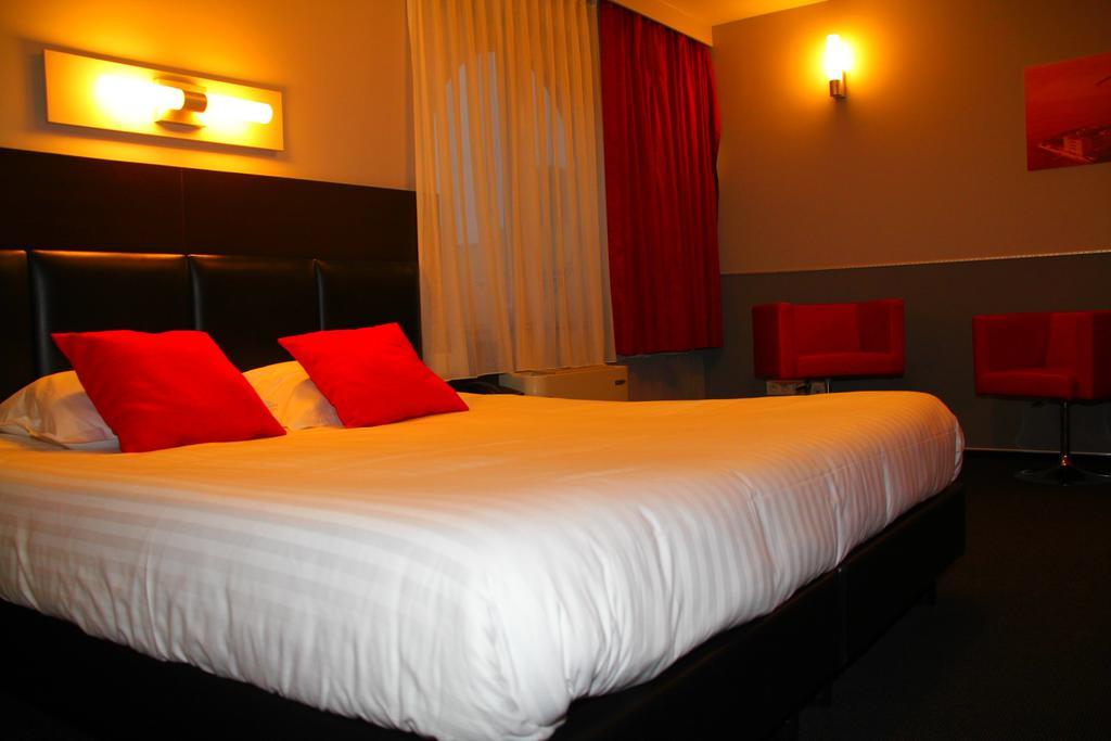 Hotel La Louve ลา ลูเวียร์เร ภายนอก รูปภาพ